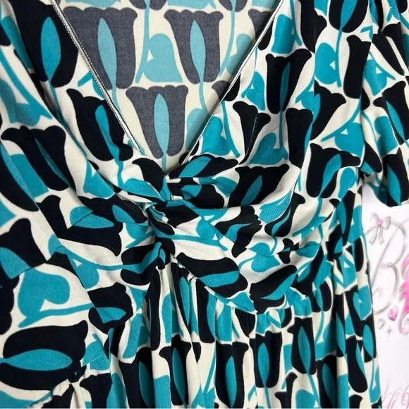 Max studio top blue cream black floral heart pattern stretchy blouse shirt - Picture 3 of 6